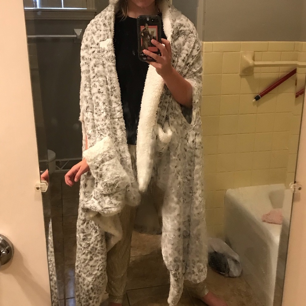 Blanket jacket, bear face
